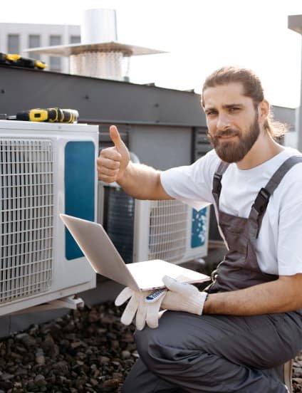 Pompa di calore Ferroli installata all&rsquo;esterno di un&rsquo;abitazione a Roma